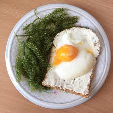 เมนูไข่ออนเซ็นกับขนมปังปิ้ง นี้ถือเป็นเมนูง่ายๆทำสะดวกเหมาะกับทุกมื้ออาหาร