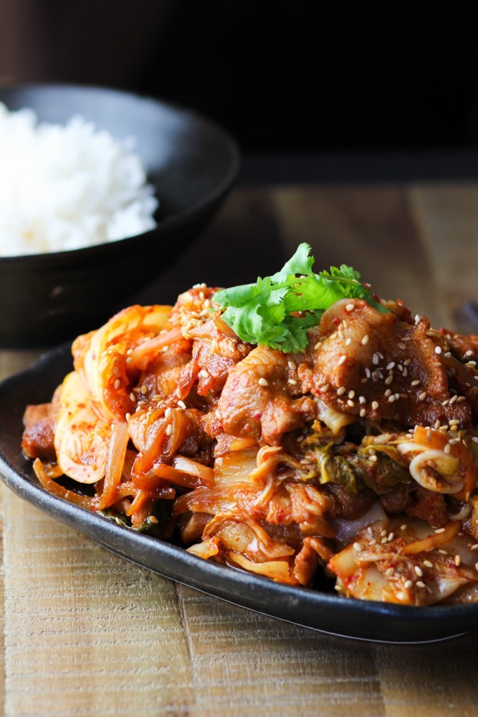 เมนูอาหารเกาหลี เมนูอร่อยน่าทาน เมนูที่สอง คือ หมูผัดกิมจิ